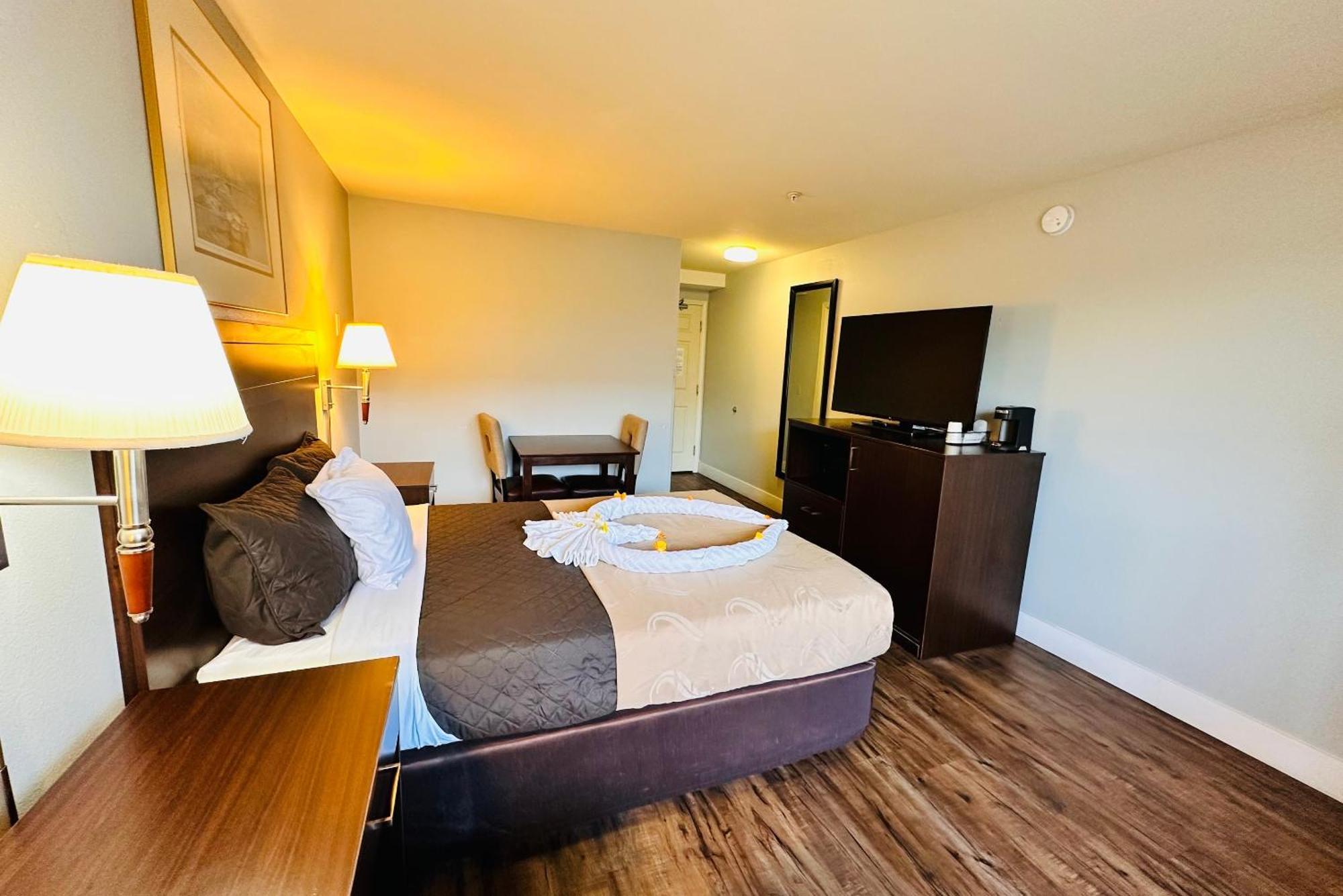 Coratel Inn And Suites By Jasper Оушън Шорс Екстериор снимка